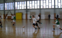 Teremtorn�val kezd a kis KTE 
