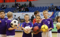 Keress�k a Szuper Csal�dot!