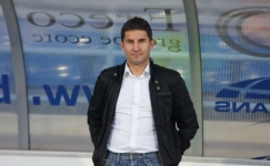 Elemezze a csapat j�t�k�t Urb�nyi Istv�n vezet�edz�vel!